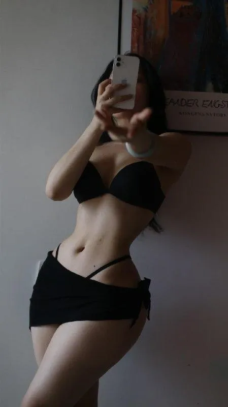 Cool文茜 –  黑色三点一根绳 【19P】